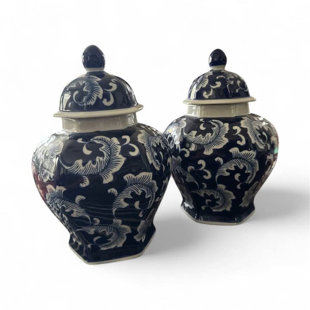 Blue and White Chinese Vases large